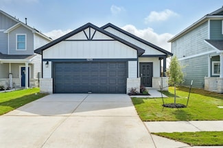 12311 Zenyatta Dr, Mustang Ridge, TX 78610