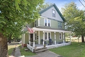 204 Elm St, Amesbury, MA 01913