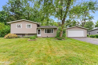 5232 Maple Ave, Swartz Creek, MI 48473