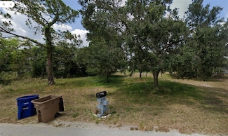 21521 Center St, Alva, FL 33920