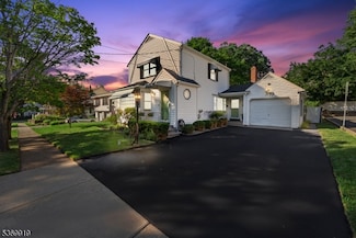58 Center St, Midland Park, NJ 07432