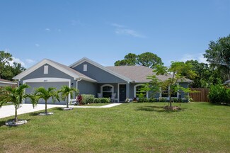 2471 SE Gillette Ave, Port Saint Lucie, FL 34952