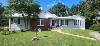 1306 Circle Dr, Fulton, MO 65251