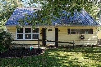 1418 Eleanor Dr, Ashtabula, OH 44004