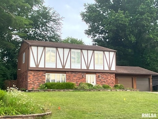 110 N Parrish Ln, Carbondale, IL 62901