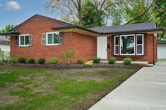 30644 Hayes Rd, Roseville, MI 48066