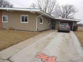 1443 Vandenburg Cir, Sergeant Bluff, IA 51054