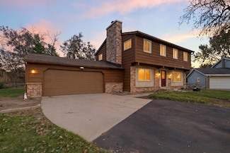 1334 W Paradise Ct, Milwaukee, WI 53209