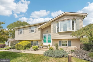 1153 Woodmere Dr, Pottstown, PA 19464
