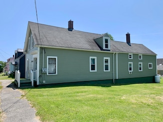 14 Third St, Eastport, ME 04631