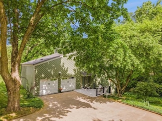 3919 Burr Oak Ln, Ames, IA 50014