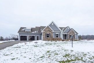 7 Kensington Dr N, Slingerlands, NY 12159