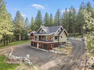 1286 Shore Dr, Cascade, ID 83611