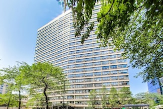 2930 N Sheridan Rd Unit 411, Chicago, IL 60657