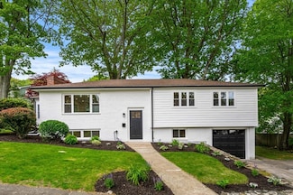 26 Parsons Dr, Swampscott, MA 01907