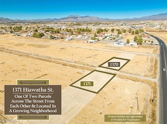 1371 Hiawatha St, Pahrump, NV 89048
