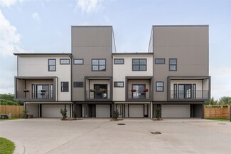 11938 N Hoa Sen Cir, Houston, TX 77072
