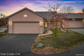 35560 Heritage Ln Unit 55, Farmington, MI 48335