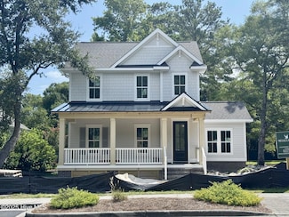 9118 E Lake Rd, Calabash, NC 28467