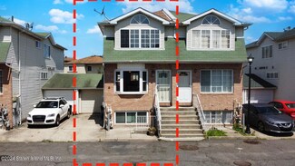 133 Woodcutters Ln, Staten Island, NY 10306