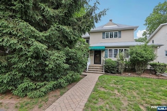 134 7th St, Cresskill, NJ 07626