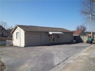 323 1/2 Mckinley St, Kittanning, PA 16201