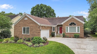 14021 Harlequin Dr, Charlotte, NC 28273