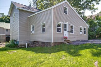 92 Jefferson St, Phoenix, NY 13135