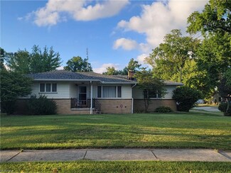 1608 Dodge Dr NW, Warren, OH 44485