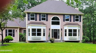 18 Mayberry Dr, Tinton Falls, NJ 07724