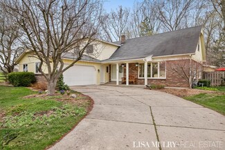2140 Glen Echo Dr SE, Grand Rapids, MI 49546