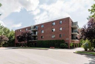 209 Riverview Ave Unit 3, Auburndale, MA 02466