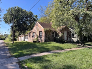 916 E Pacific St, Springfield, MO 65803