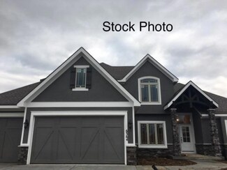13463 Terrace Park Dr, Parkville, MO 64152