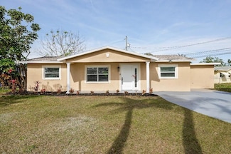 10821 Freedom Blvd, Seminole, FL 33772