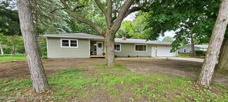 415 Harpers Way, Lansing, MI 48917
