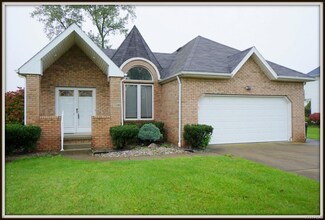 7246 Winbert Dr, North Tonawanda, NY 14120