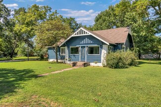 1925 W Broadway St, Collinsville, OK 74021