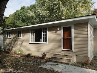 2415 Keith Rd, West Bloomfield, MI 48324