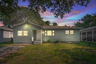 1043 Star St, Denison, TX 75020