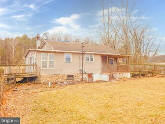 594 Suedberg Rd, Pine Grove, PA 17963