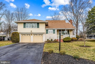 827 Hilltop Rd, Cinnaminson, NJ 08077