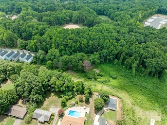 3901 & 3925 Merlane Dr, Charlotte, NC 28206