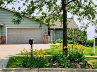 1705 Eggum Rd, Mount Horeb, WI 53572