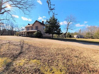 6930 Walnut Cove Rd, Walkertown, NC 27051