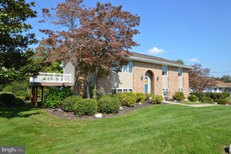 44 Fairland Rd, Manheim, PA 17545