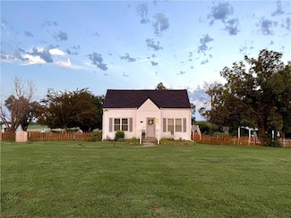 231 SW 951st Rd, Holden, MO 64040