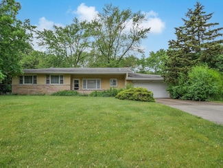 826 S Addison Rd, Bensenville, IL 60106