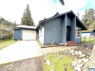 520 Rose St, Port Angeles, WA 98362