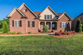 1108 Hunters Pointe Ln, Bowling Green, KY 42104